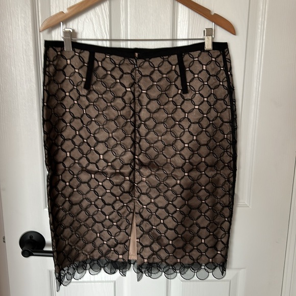 Two-piece evening ensemble - Picture 3 of 7